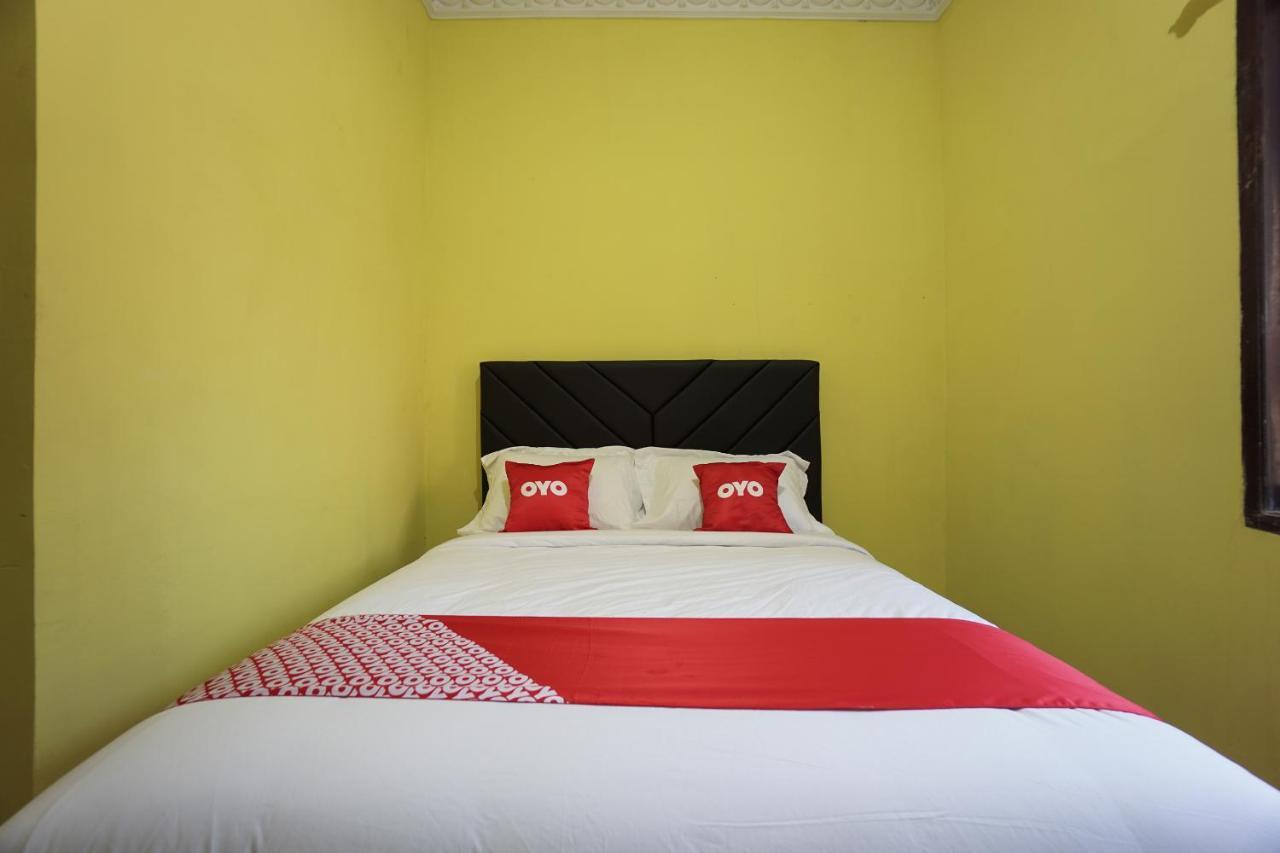 Oyo 2486 Bahana Guest House Manado Esterno foto