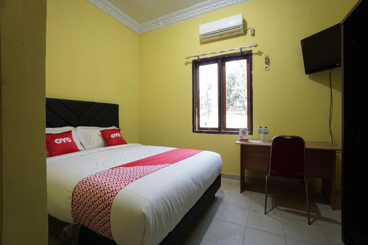 Oyo 2486 Bahana Guest House Manado Esterno foto