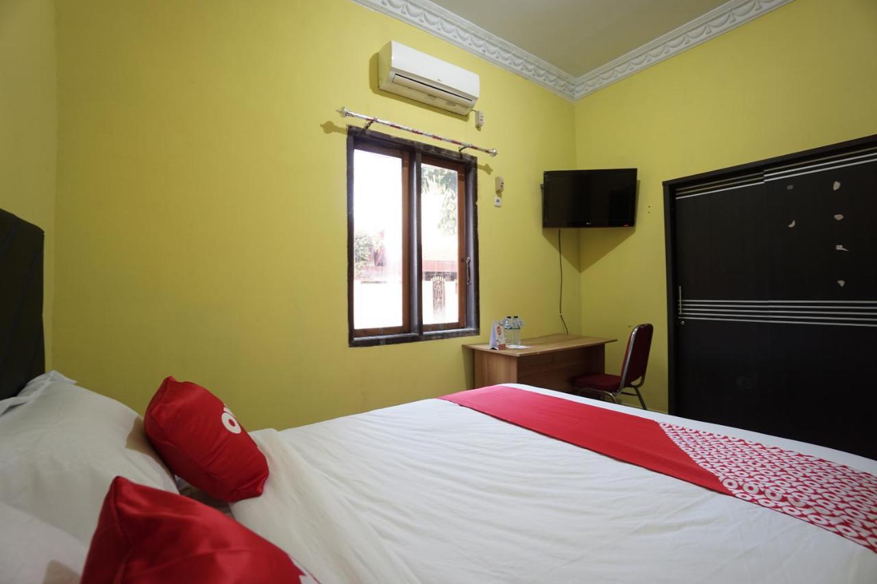 Oyo 2486 Bahana Guest House Manado Esterno foto