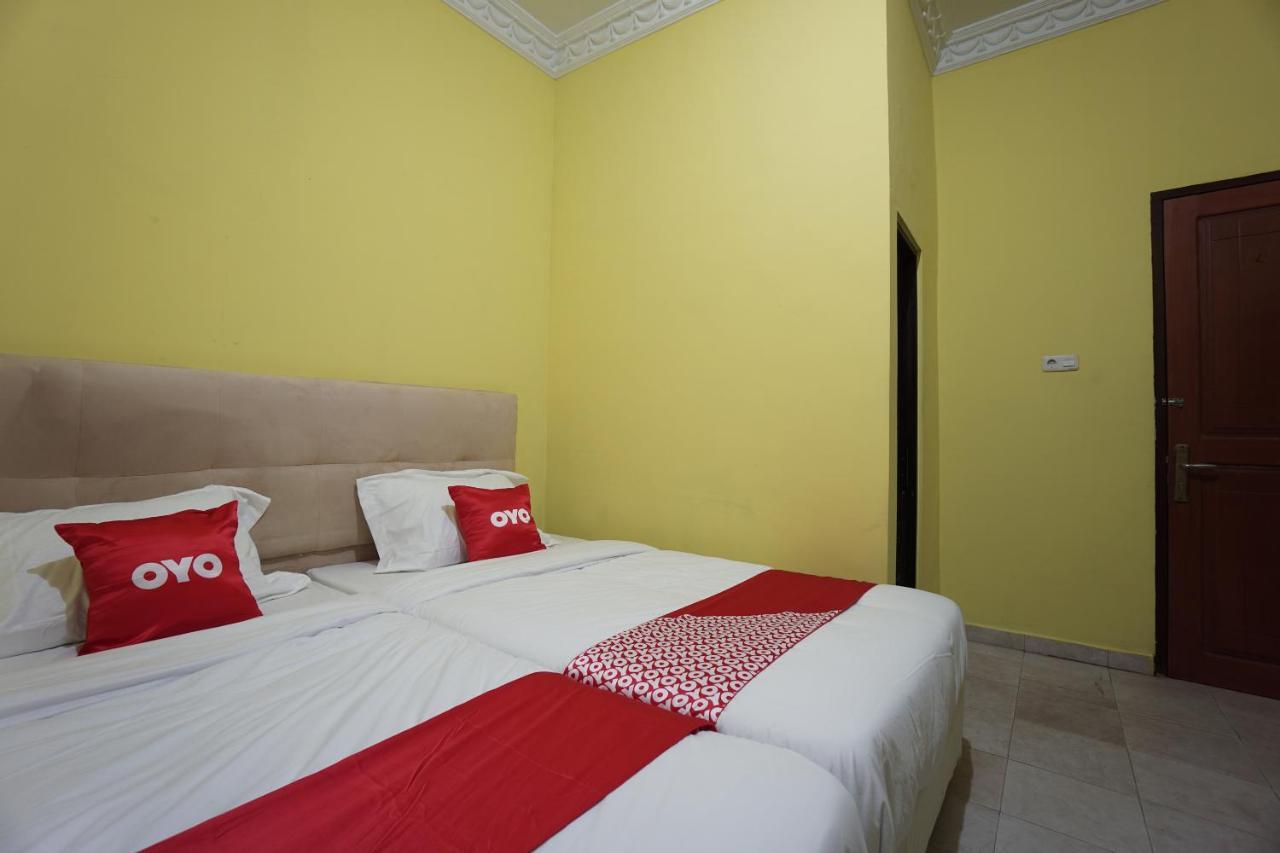 Oyo 2486 Bahana Guest House Manado Esterno foto