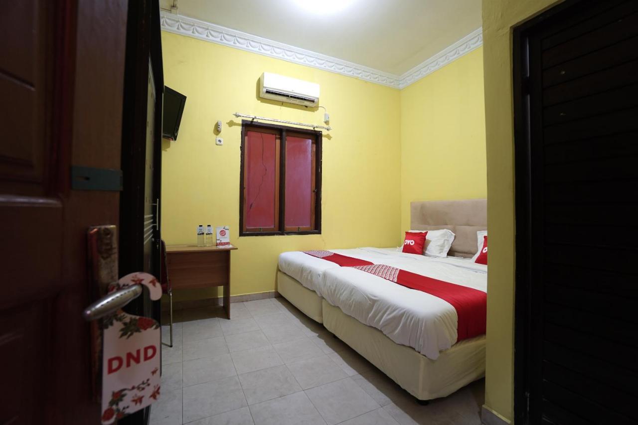 Oyo 2486 Bahana Guest House Manado Esterno foto