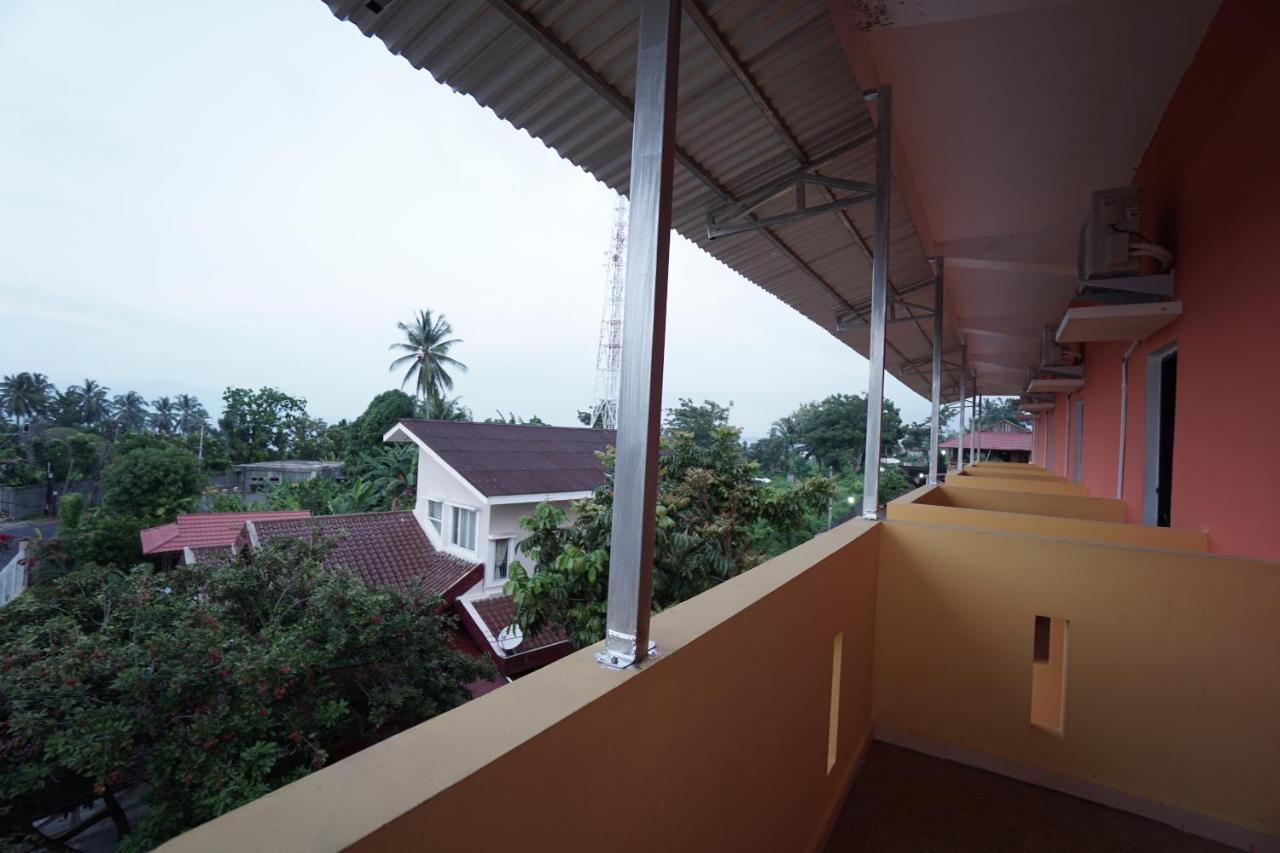 Oyo 2486 Bahana Guest House Manado Esterno foto