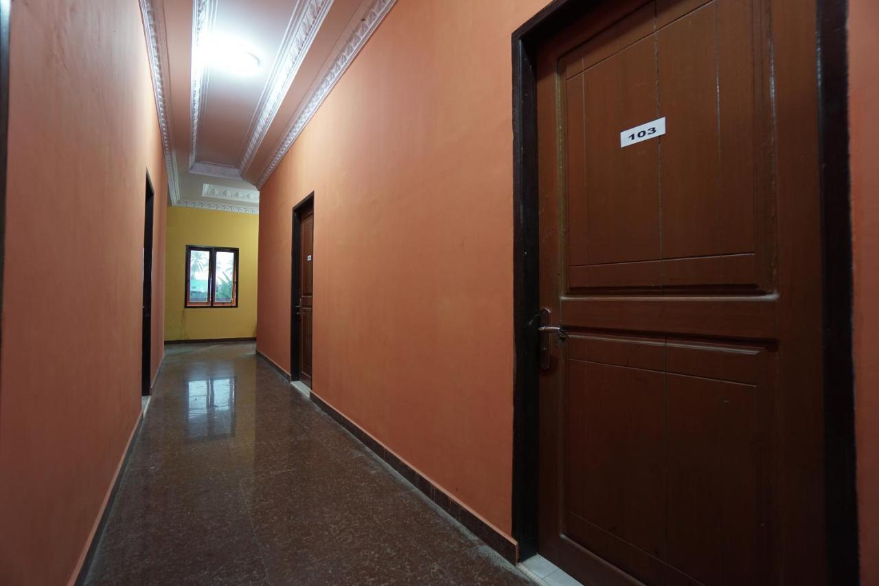 Oyo 2486 Bahana Guest House Manado Esterno foto