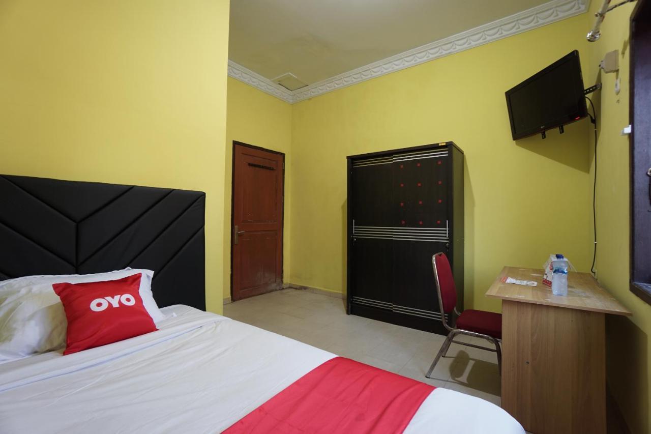 Oyo 2486 Bahana Guest House Manado Esterno foto