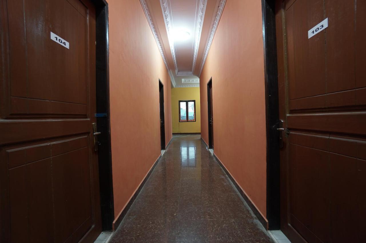 Oyo 2486 Bahana Guest House Manado Esterno foto